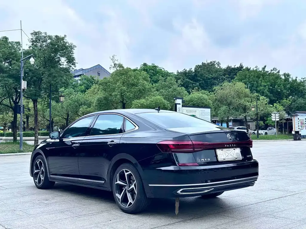 Volkswagen Passat — фото 7