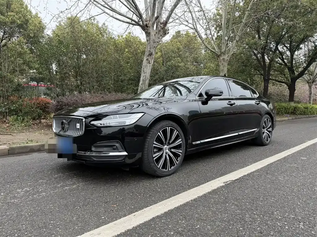 Volvo S90 — фото 1