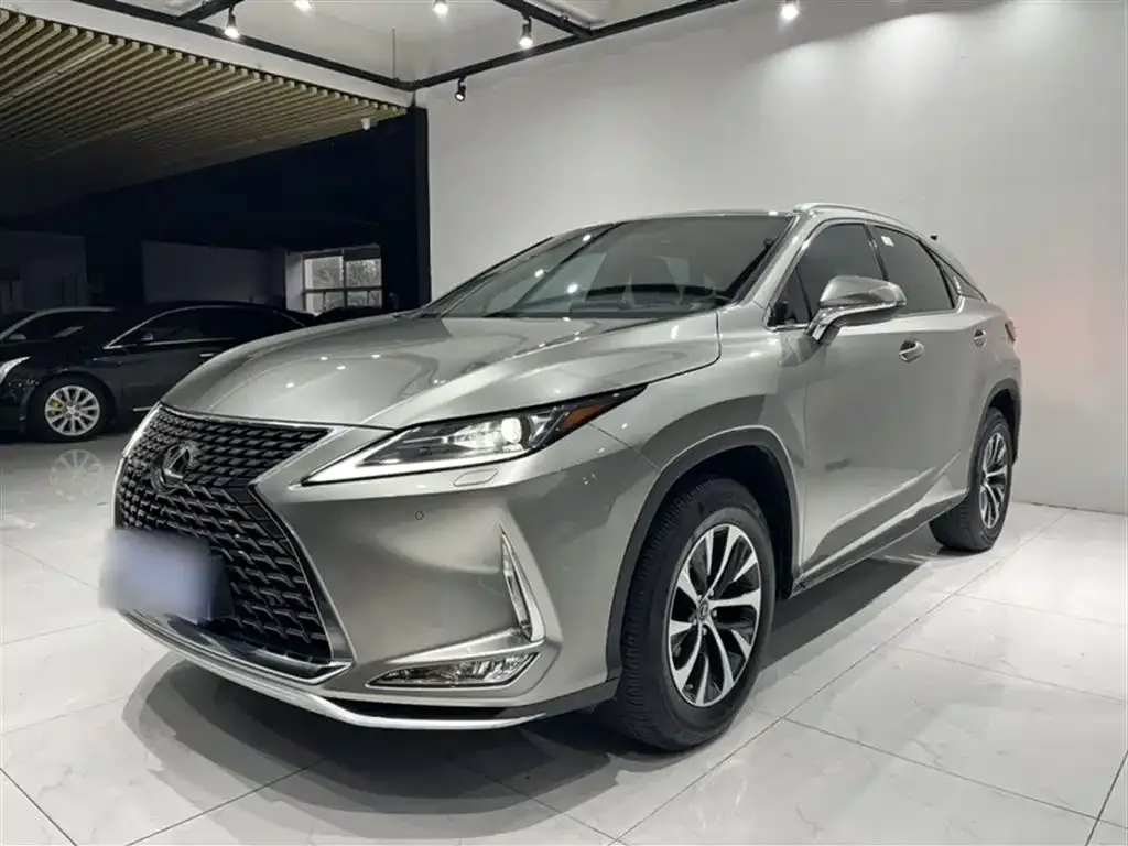 Lexus RX — фото 1