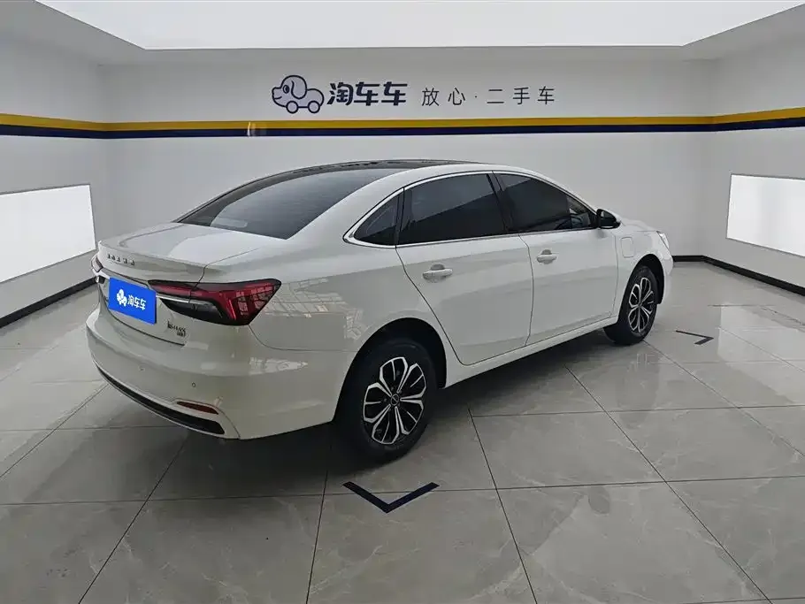 Roewe i6 MAX New Energy — фото 4
