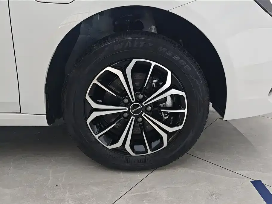 Roewe i6 MAX New Energy — фото 3