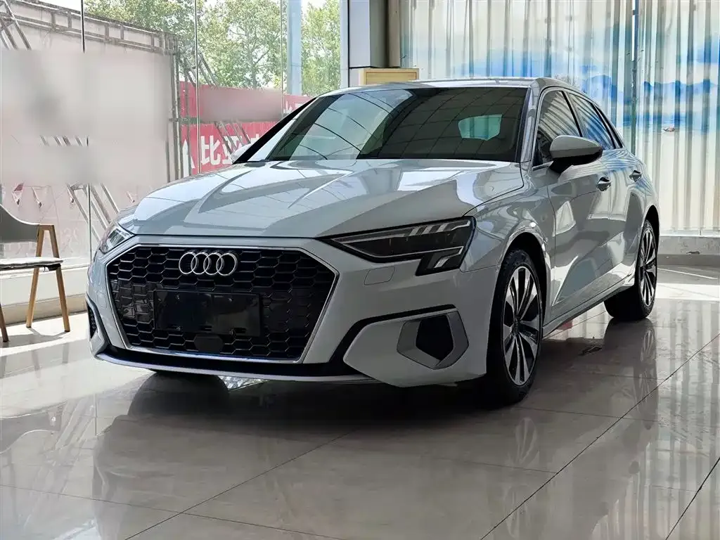 Audi A3 — фото 1