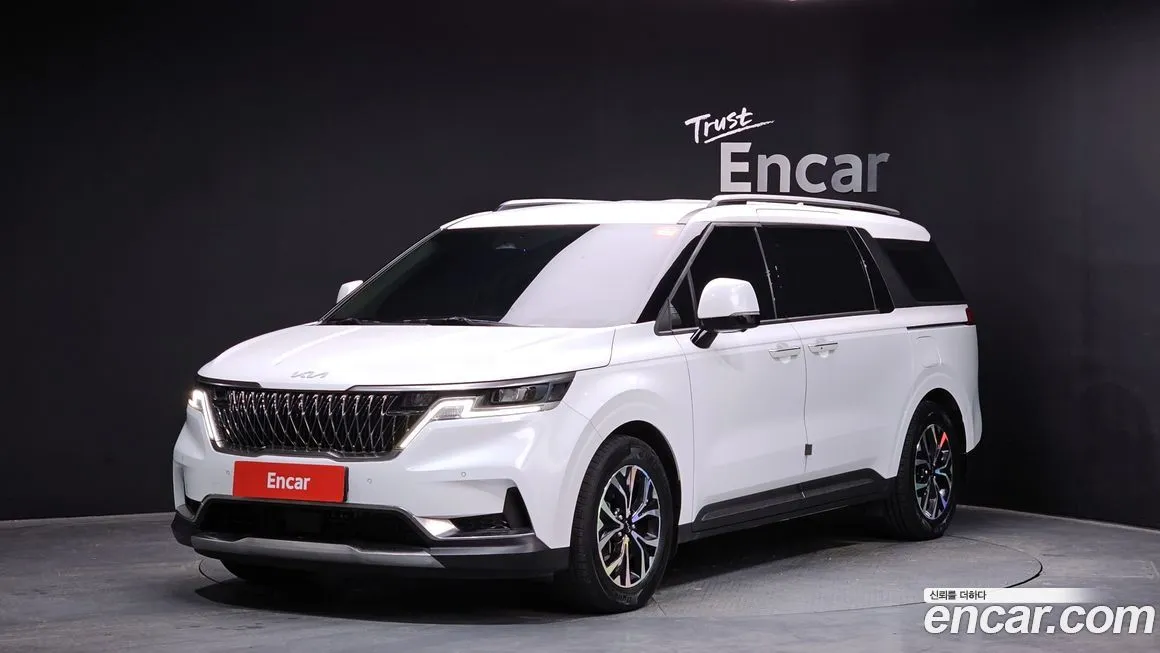 Kia Carnival — фото 1