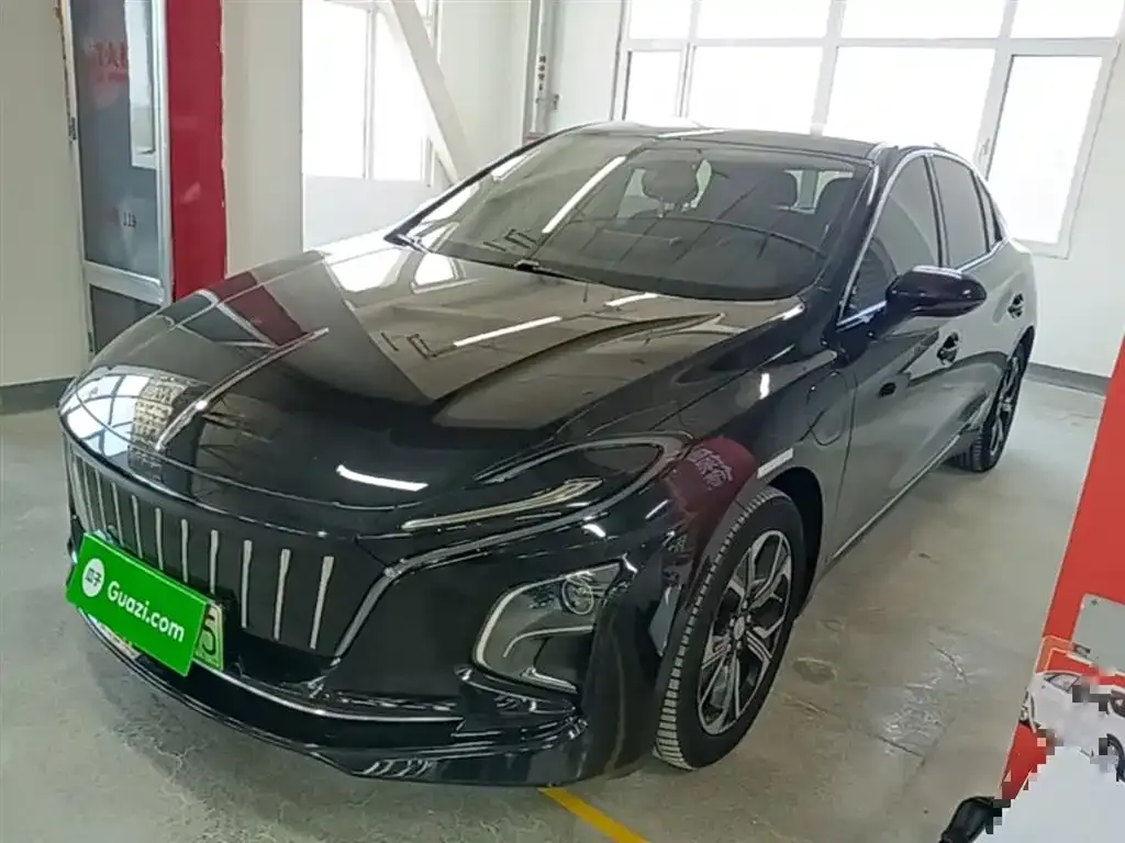 Hongqi E-QM5 — фото 1