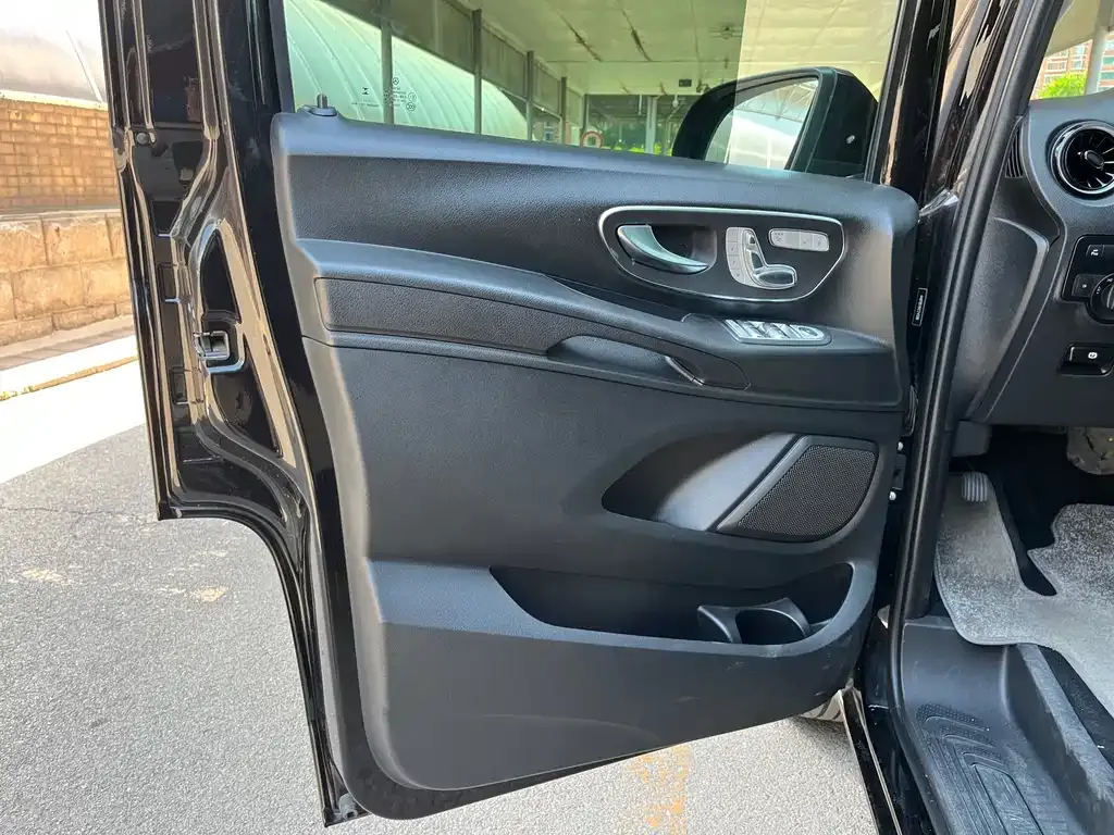 Mercedes-Benz Vito — фото 10