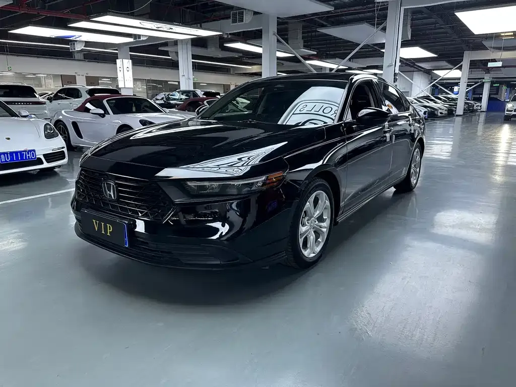 Honda Accord — фото 1