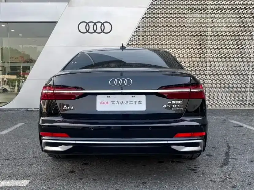 Audi A6L — фото 9