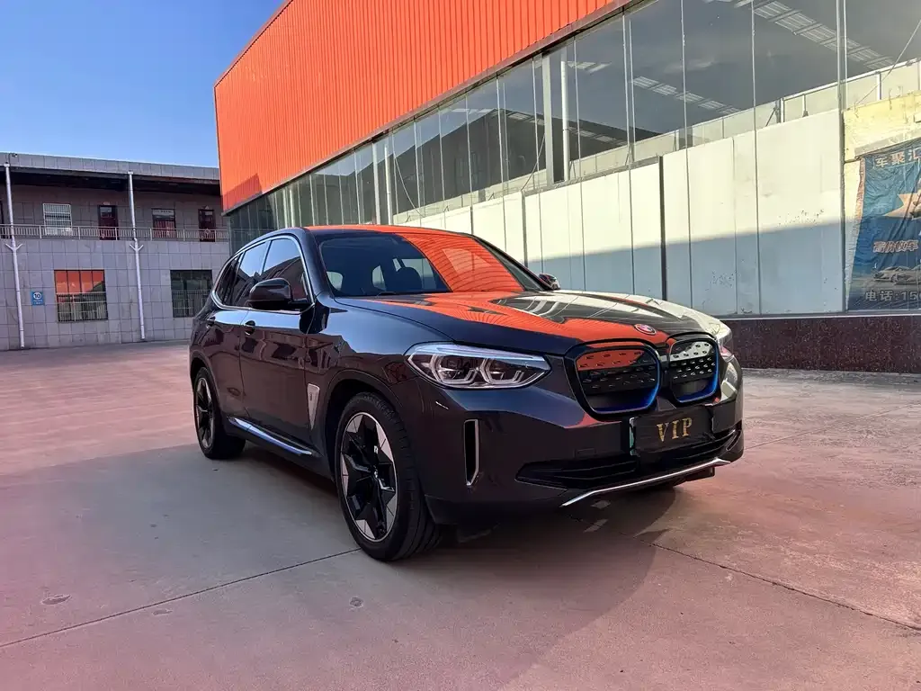 BMW iX3 — фото 2
