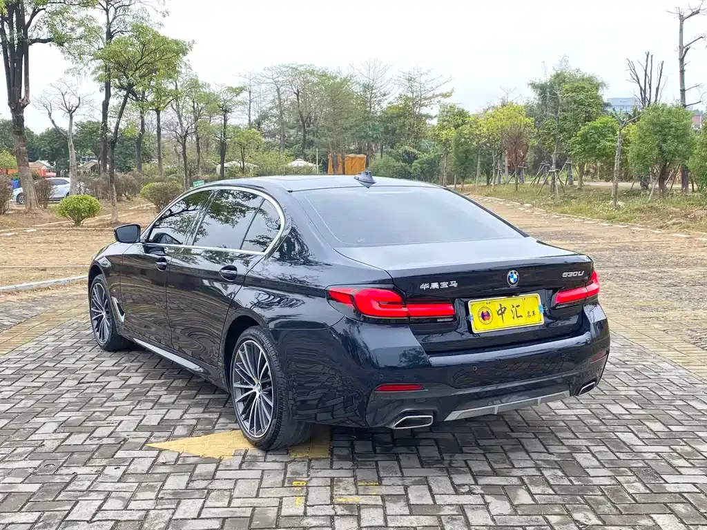 BMW 5 Series — фото 10