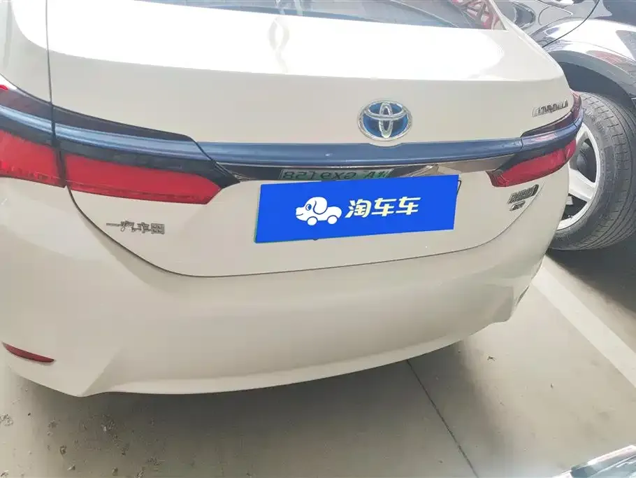 Toyota Corolla Hybrid — фото 2