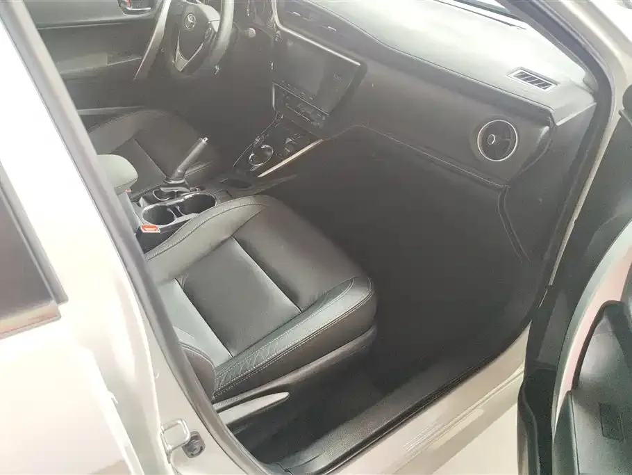 Toyota Corolla Hybrid — фото 5