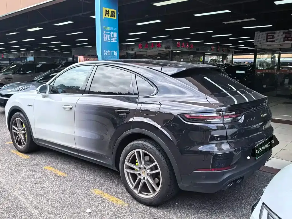 Porsche Cayenne Hybrid — фото 9
