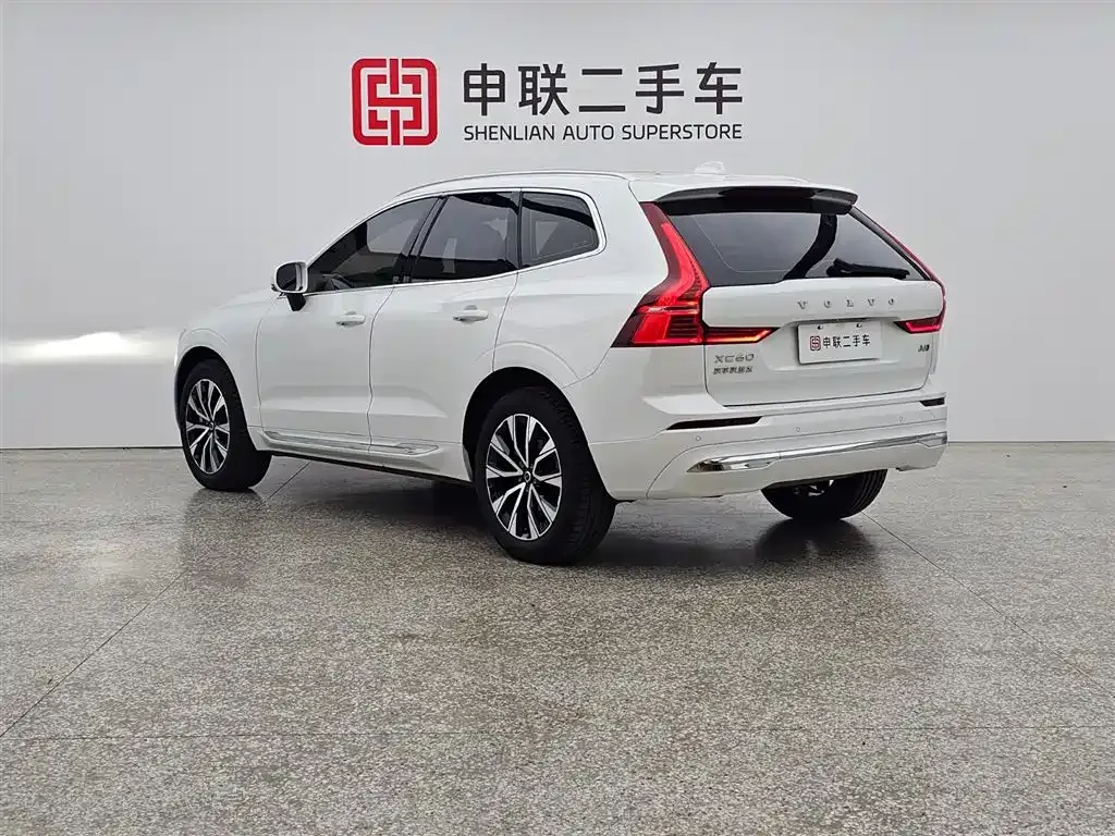 Volvo XC60 — фото 6
