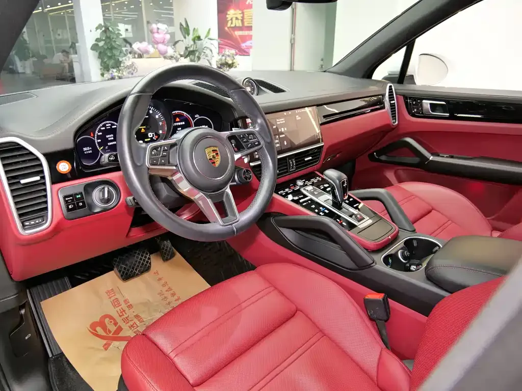 Porsche Cayenne Hybrid — фото 10