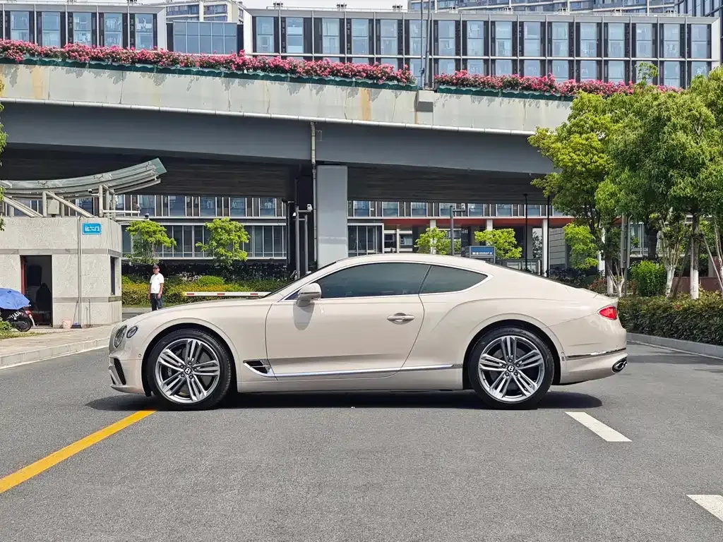 Bentley Continental — фото 7