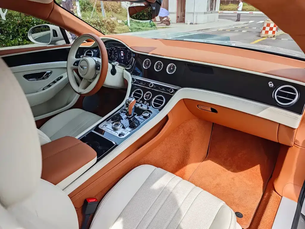 Bentley Continental — фото 6