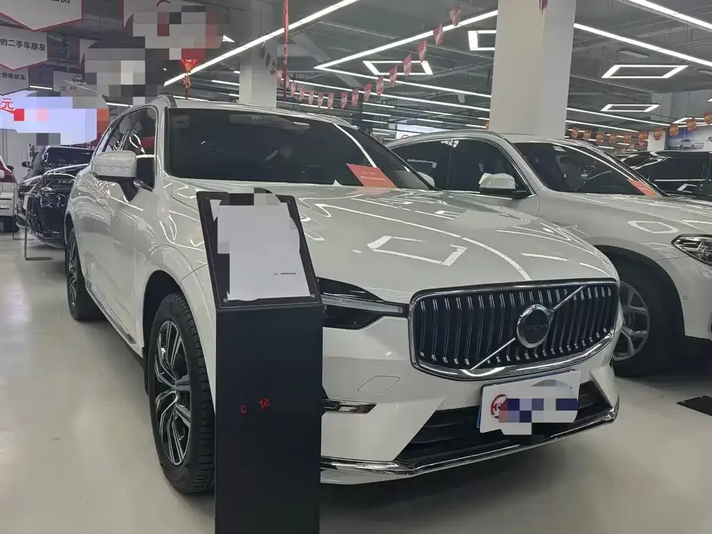 Volvo XC60 — фото 10