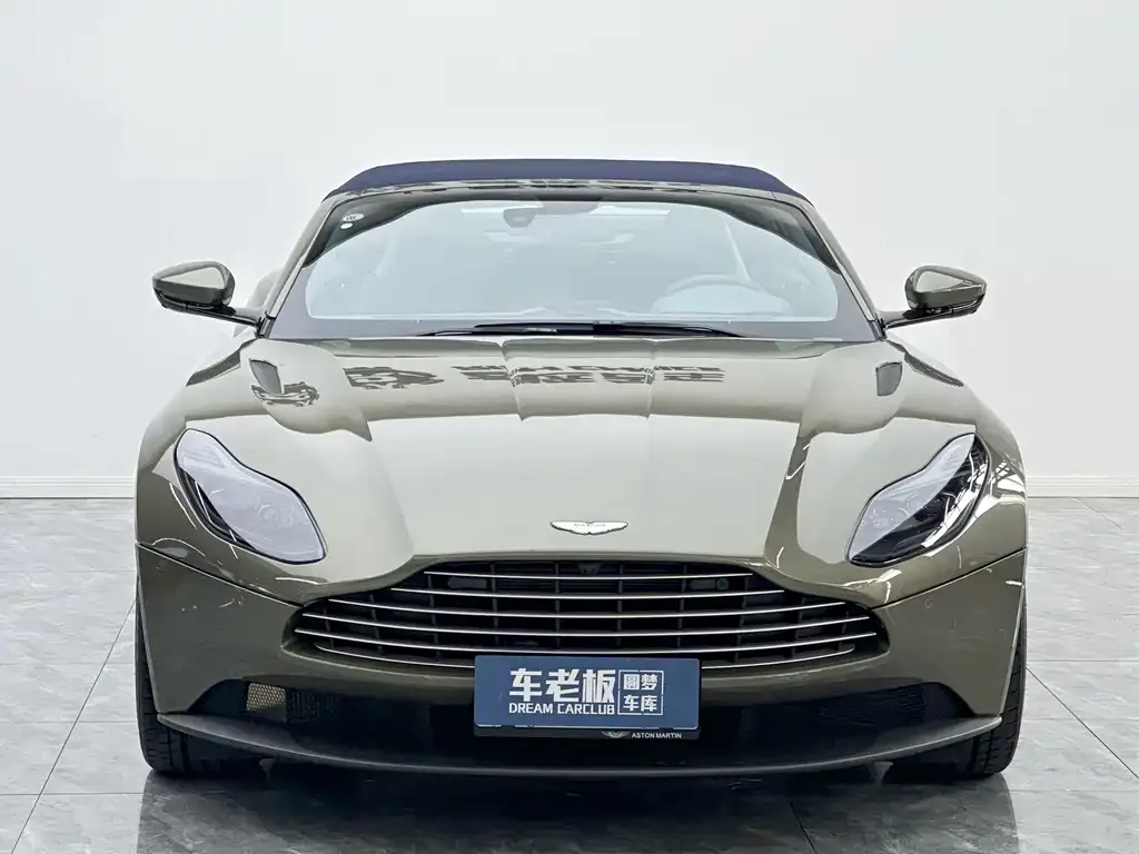 Aston Martin DB11 — фото 6