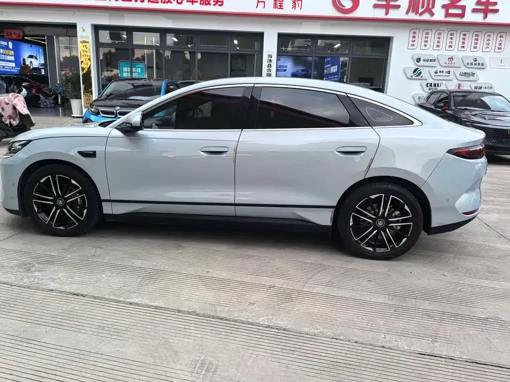 BYD Qin L — фото 3