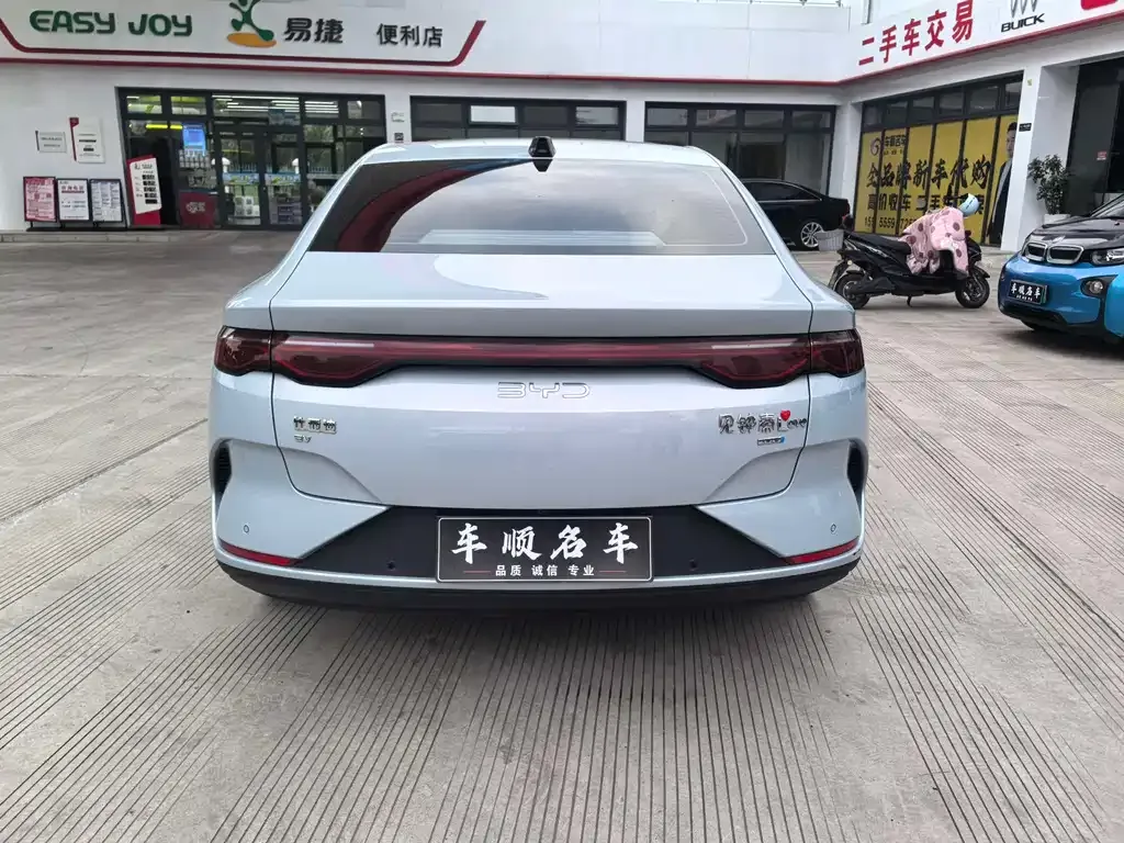 BYD Qin L — фото 8