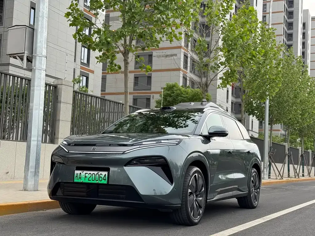BYD Tang L — фото 1