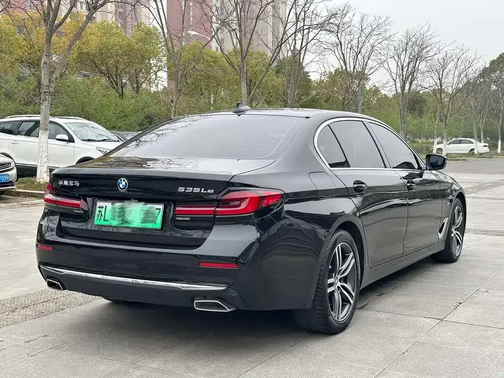 BMW 5 Series New Energy — фото 10