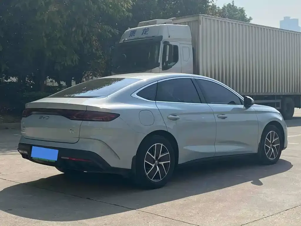 BYD Qin L — фото 2