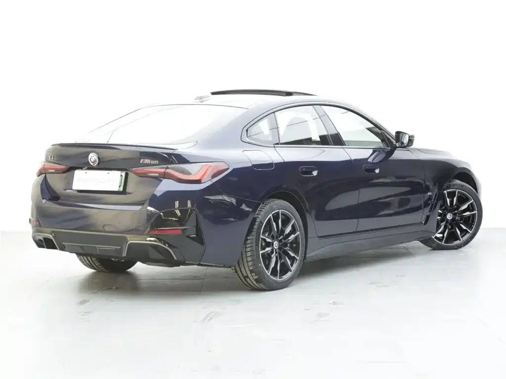 BMW i4 — фото 7