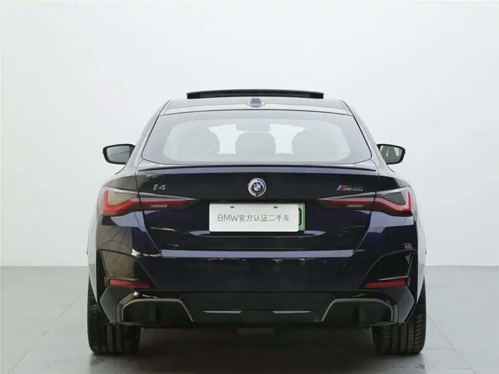 BMW i4 — фото 8