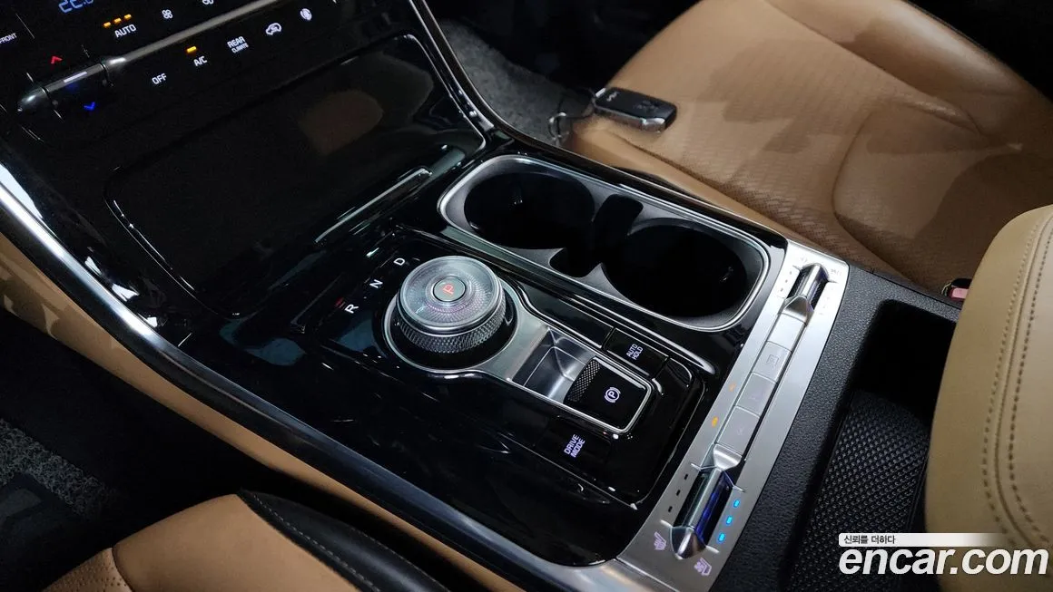Kia Carnival — фото 10