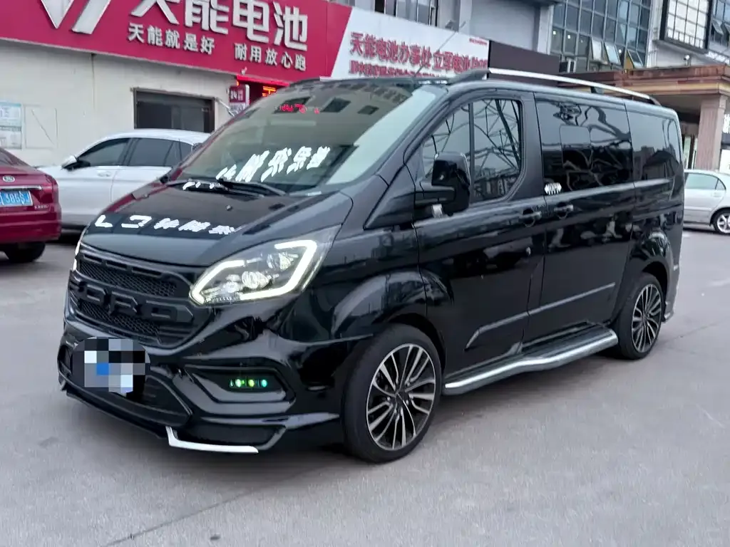 Ford Tourneo — фото 4