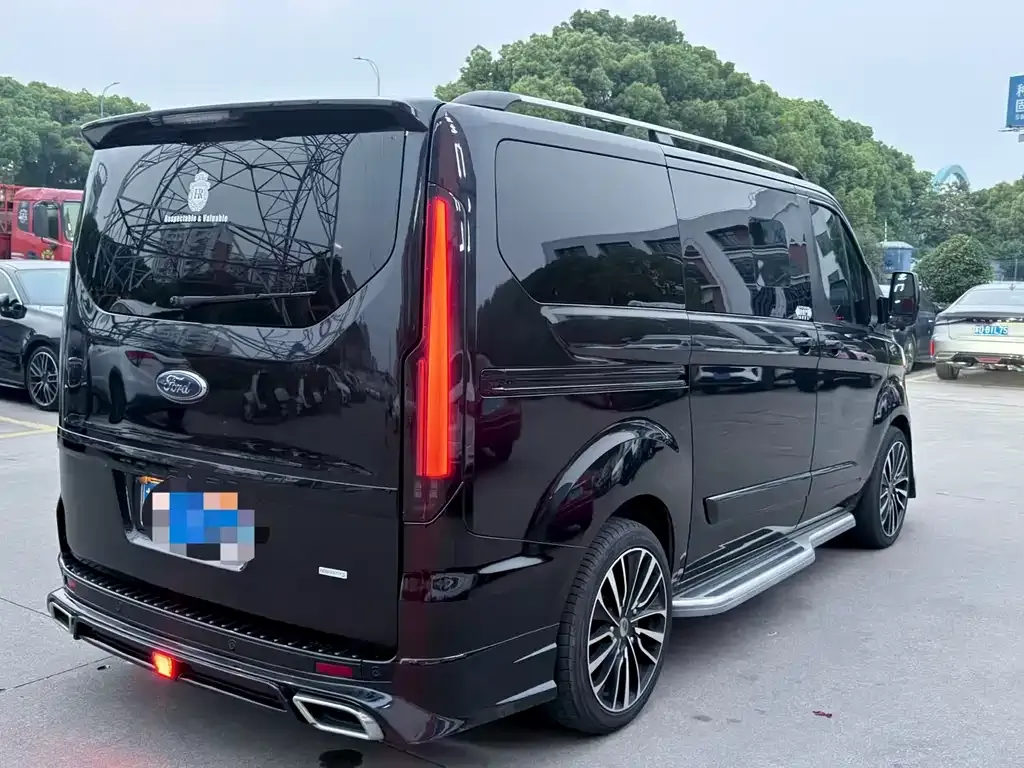 Ford Tourneo — фото 6
