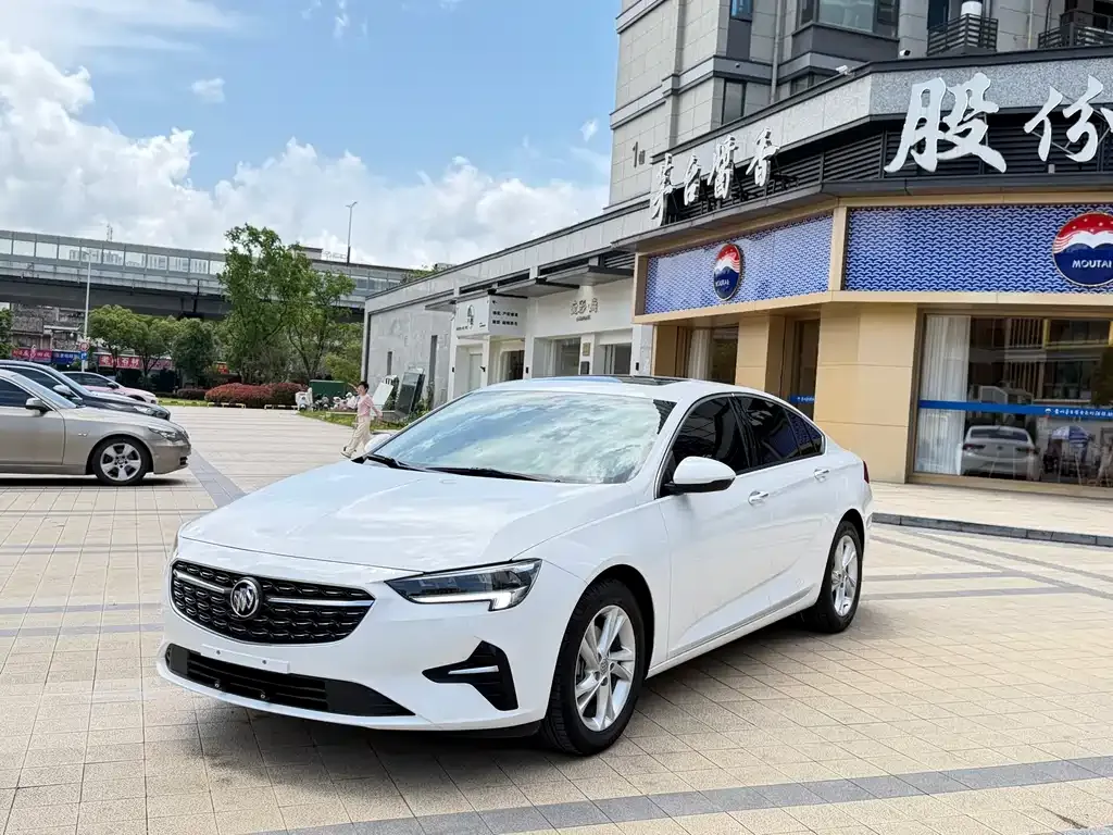 Buick Regal — фото 1