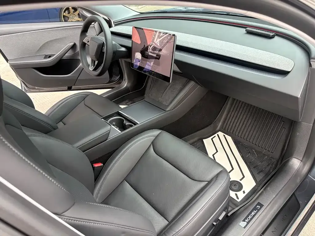 Tesla Model 3 — фото 3