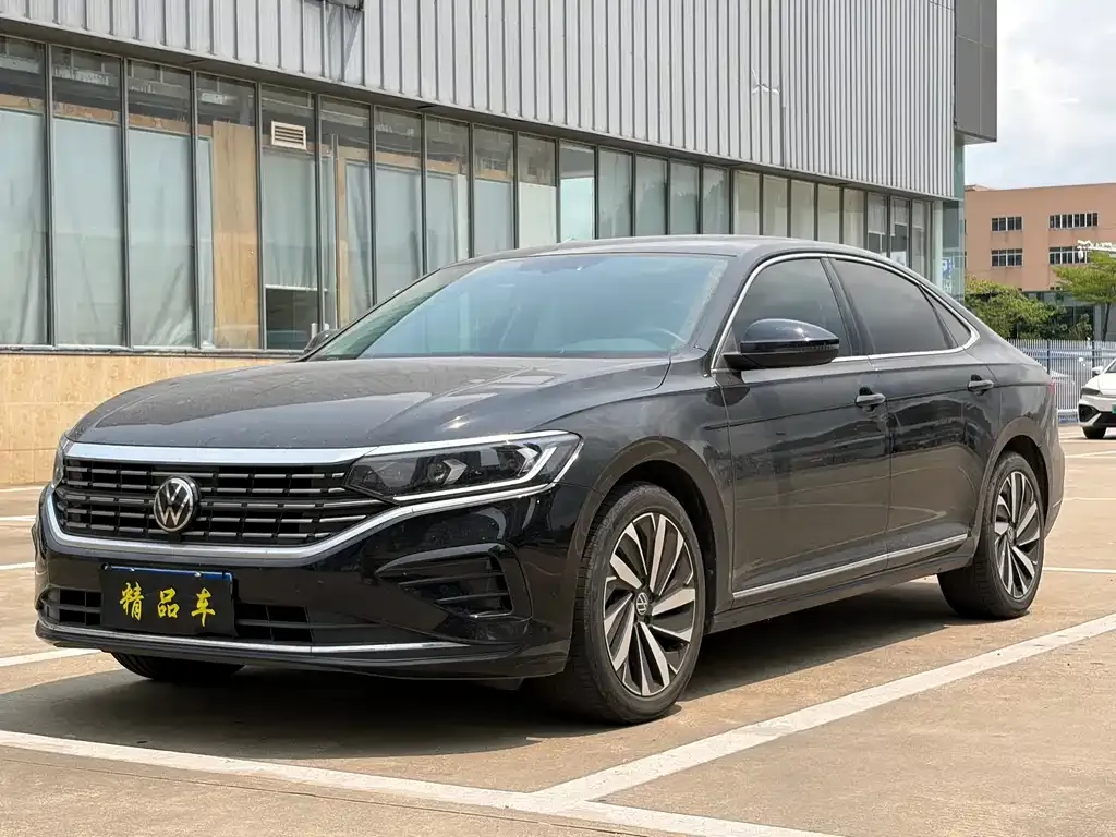 Volkswagen Passat — фото 1