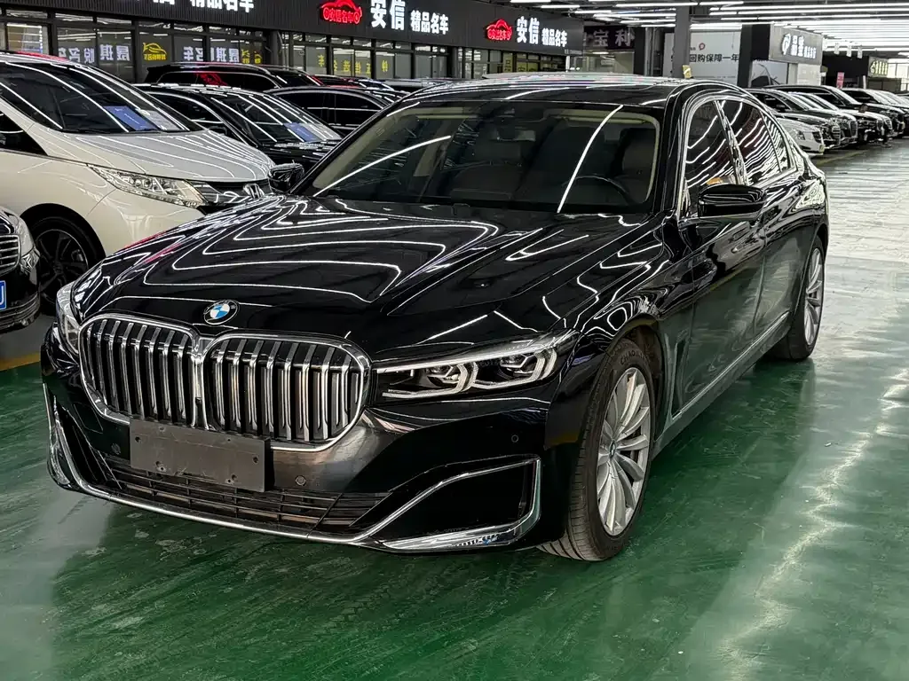 BMW 7 Series — фото 1