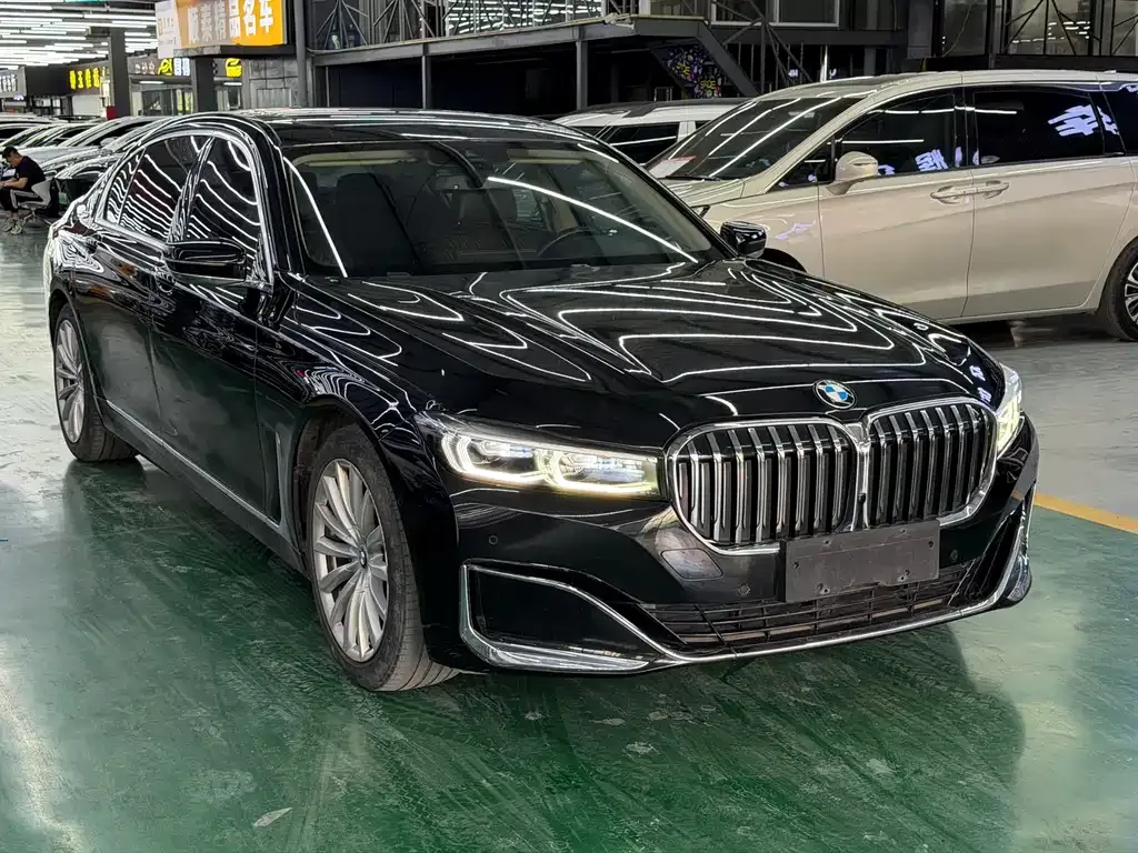 BMW 7 Series — фото 10
