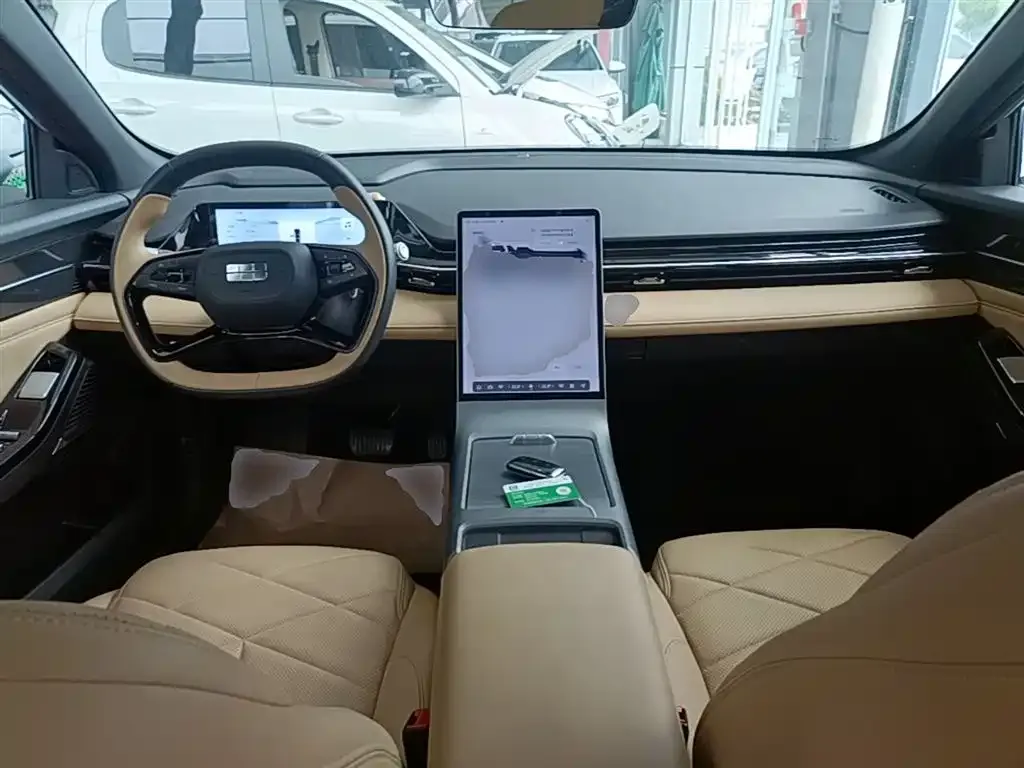 Geely Galaxy L6 — фото 6