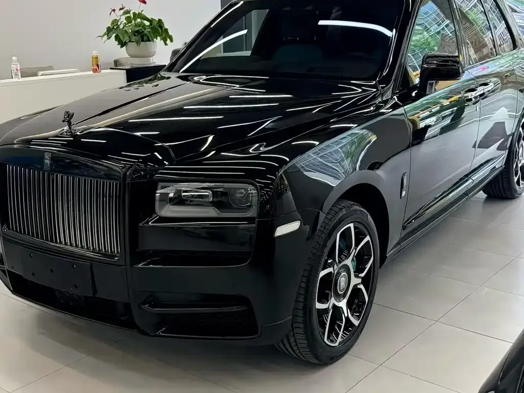 Rolls-Royce Cullinan — фото 1
