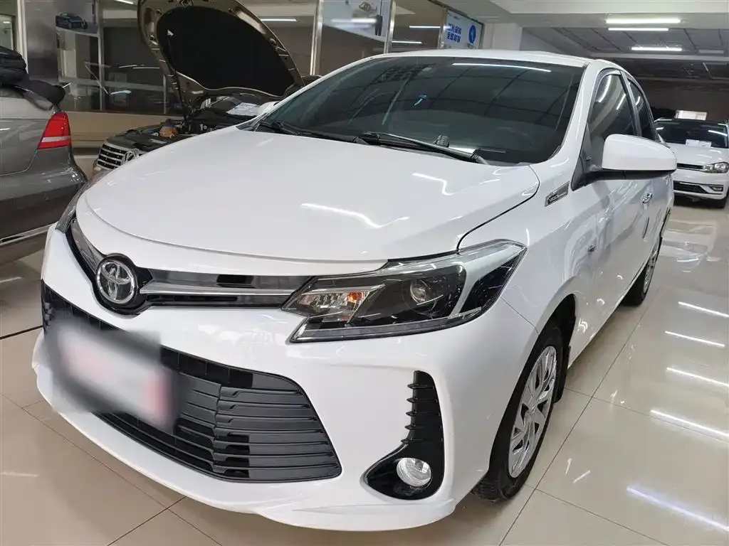 Toyota Vios — фото 1
