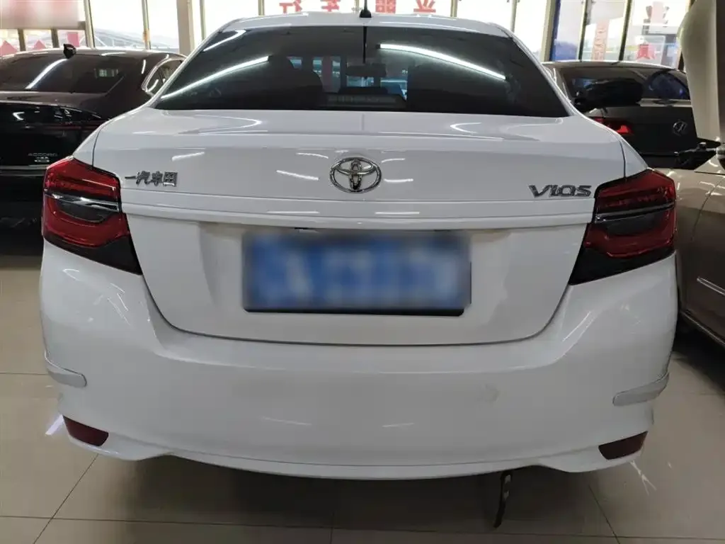 Toyota Vios — фото 3