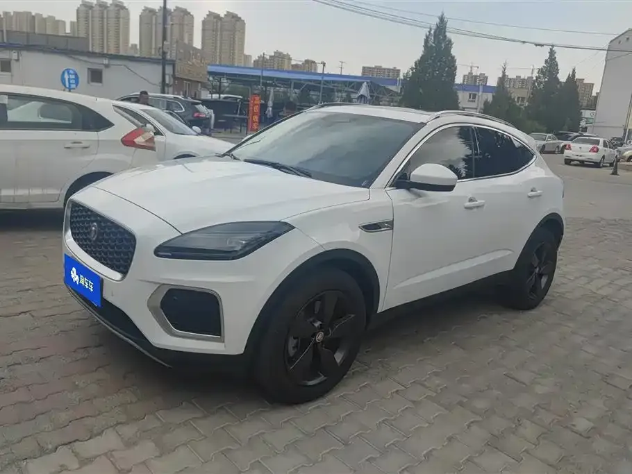 Jaguar E-PACE — фото 1