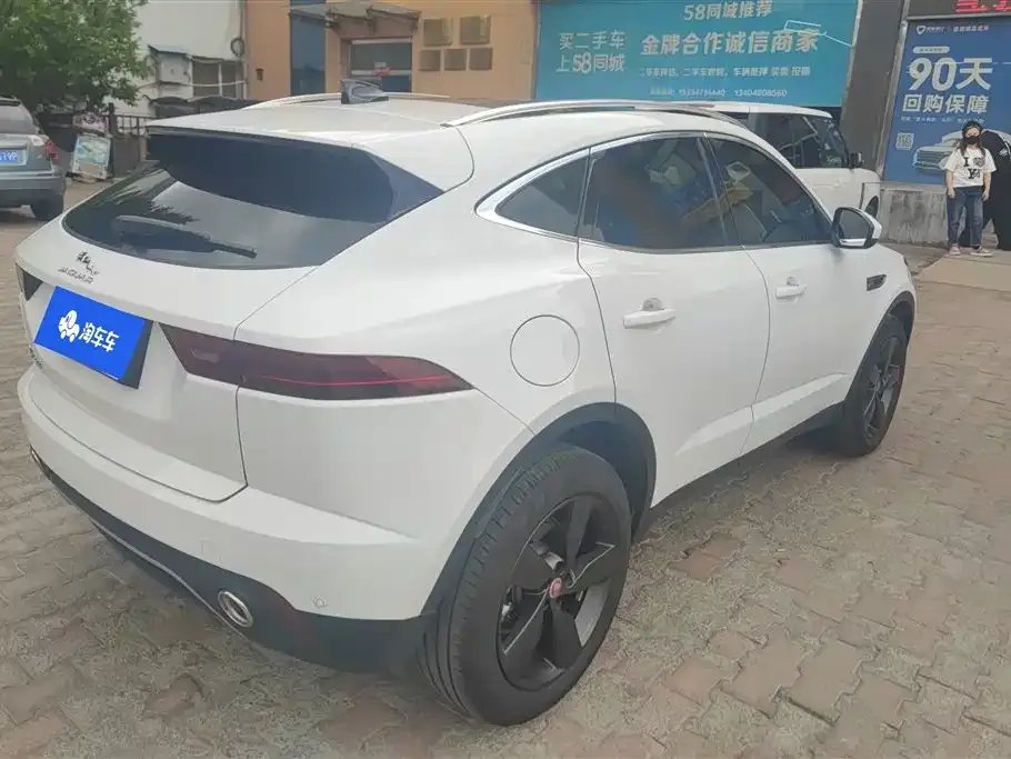 Jaguar E-PACE — фото 7