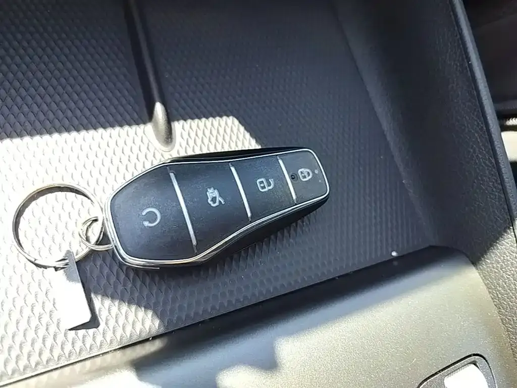 BYD Seal 05 DM-i — фото 3