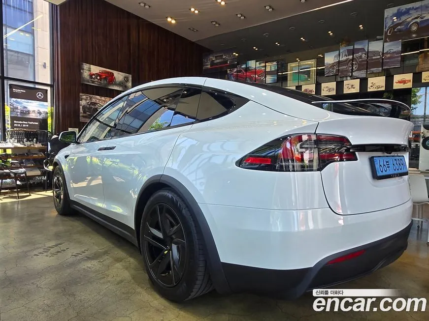 Tesla Model X — фото 4