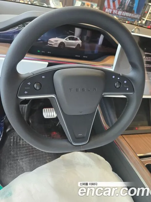 Tesla Model X — фото 2