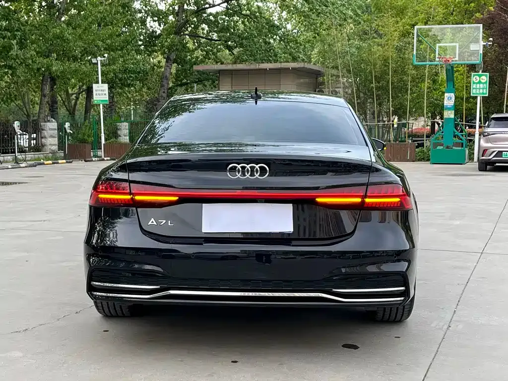 Audi A7L — фото 6