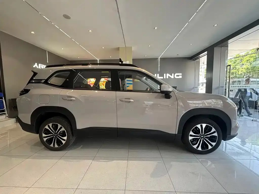 Wuling Starlight 560 — фото 4