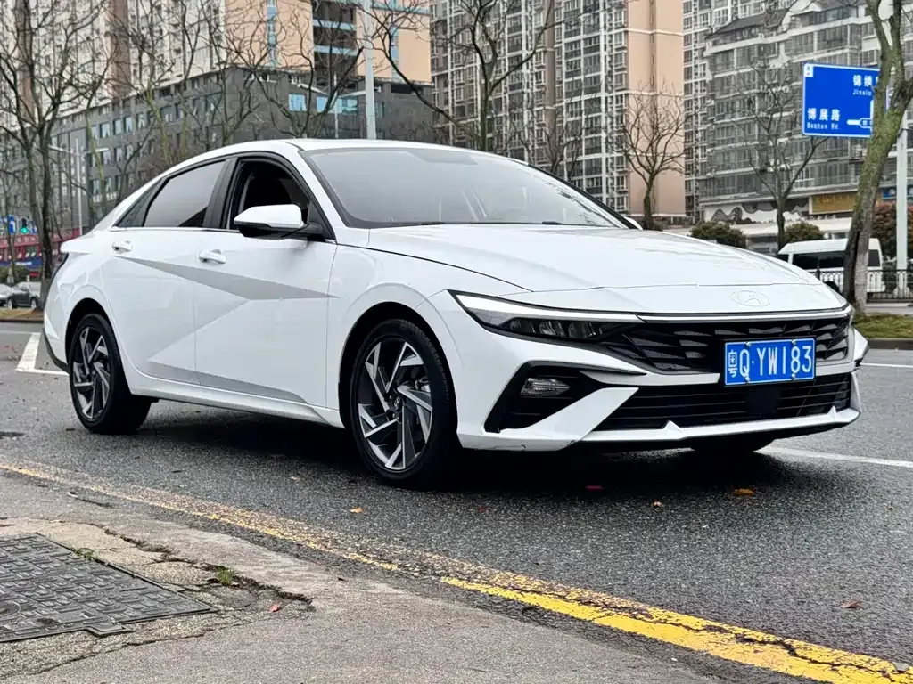 Hyundai Elantra — фото 9