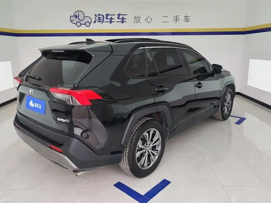 Toyota RAV4 — фото 4